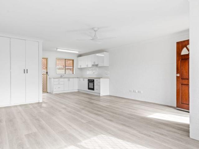 Renovated 2 Bedroom Villa in the Heart of Forster!