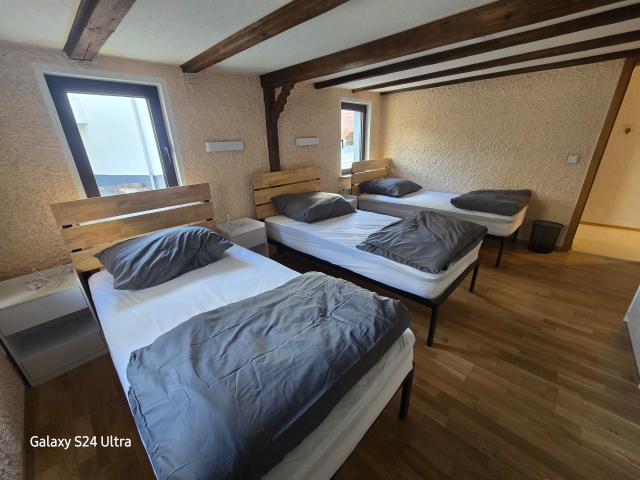 Renovated 2 room apartment with 6 beds, kitchen, bathroom – ideal for employee accommodation