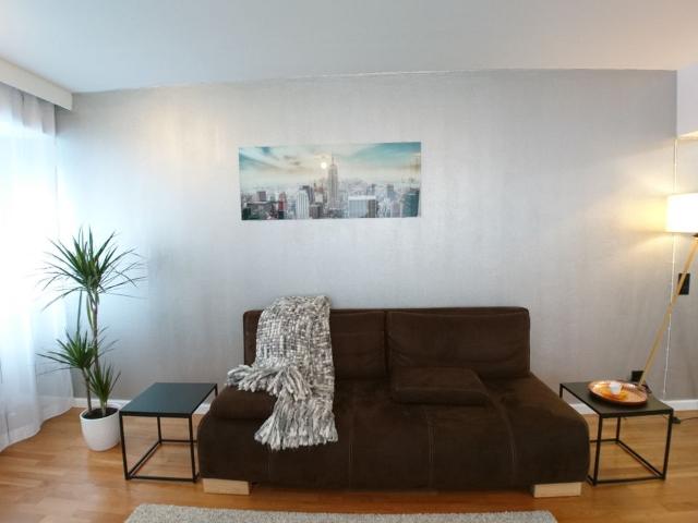 Renovated 2 room Apartment in Stuttgart Mitte Olgaeck Charlottenplatz, Stuttgart Amsterdam Apartments for Rent