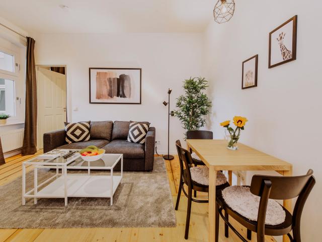 Renovated 2 Room Period Apartment with Quiet Courtyard Location in Berlin Wedding