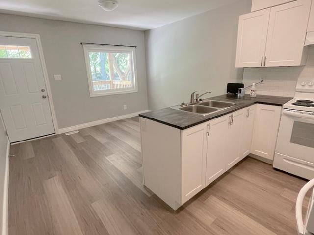 RENOVATED 3 BED/1 BATH TOWNHOUSE WEST WINDSOR INCLUSIVE!
