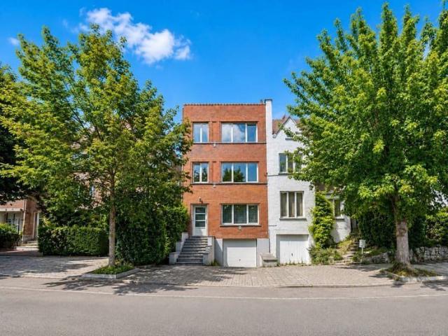 Renovated 4 5 bedroom house with garden in Uccle