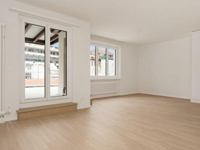 Renovated 4.5 room apartment with balcony and terrace in the center of Biel