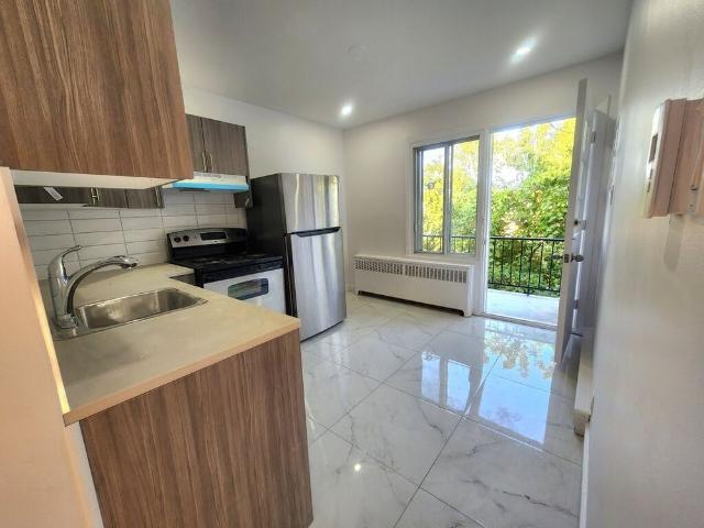 Renovated 4 1/2 TOP FLOOR, Ville Emard
