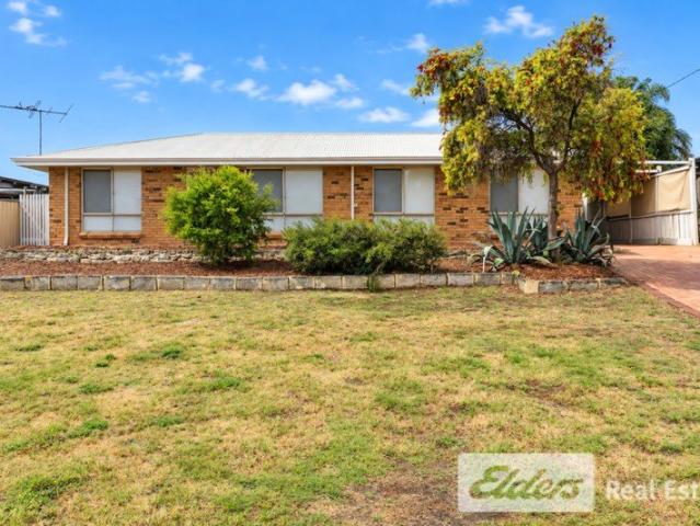 Renovated 4 x 2 Close to Golden Bay Beach!