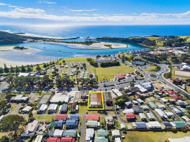 Renovated 4 Bed Property with electricity/water included! Centrally located on the Flat in Narooma!