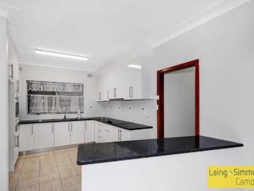 Renovated 4 bedroom Family style house
