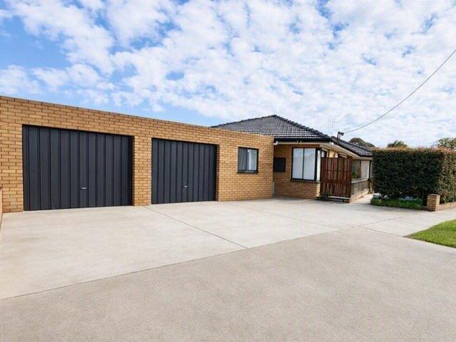 Renovated 4 Bedroom Home Close To River