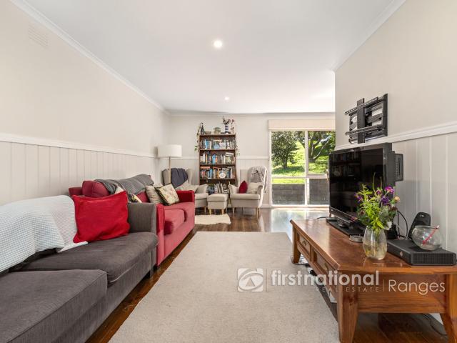 Renovated 4 Bedroom Home in Private Sealed Court in Cockatoo!