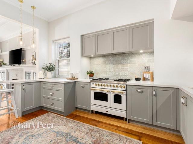 Renovated 4 Bedroom Home with Separate Bungalow in Prime Caulfield South