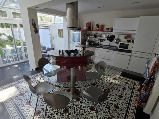 Renovated 4 bedroom house in prime location