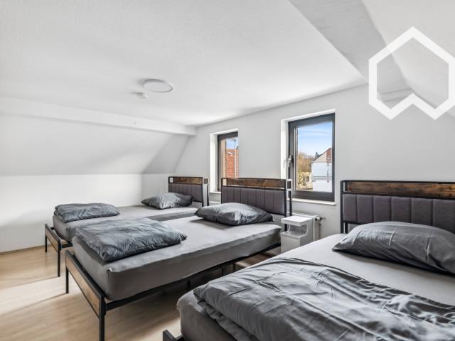 Renovated 4 room apartment with kitchen, bathroom, 8 beds and roof terrace – ideal for employee accommodation