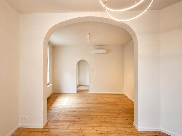 Renovated 5 bedroom house