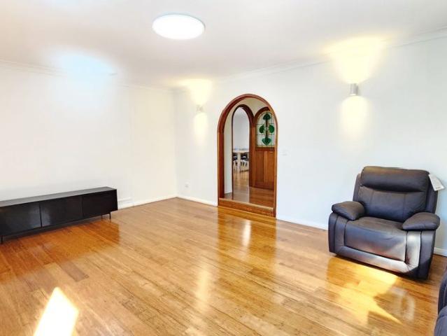 Renovated 5 Bedroom 3 Bathroom Villa Style House  Fully Furnished!