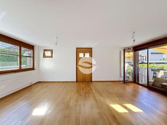 Renovated 5 room duplex, 3 bedrooms!