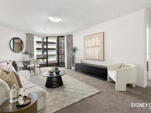 RENOVATED 73m2 APARTMENT IN 'THE BERKELEY' LOW STRATA LEVIES