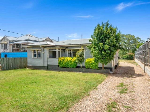 Renovated Cottage with a Spacious Yard!