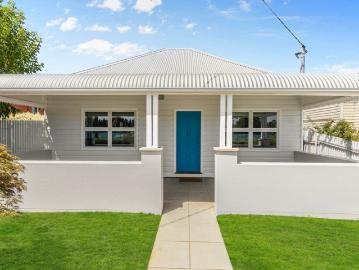 Renovated Cottage with Bonus Studio in Prime Location