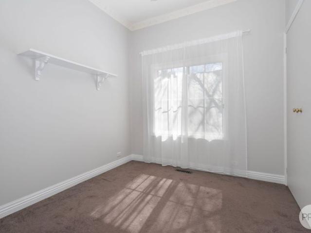 RENOVATED COTTAGE CLOSE TO EVERYTHING YOU NEED