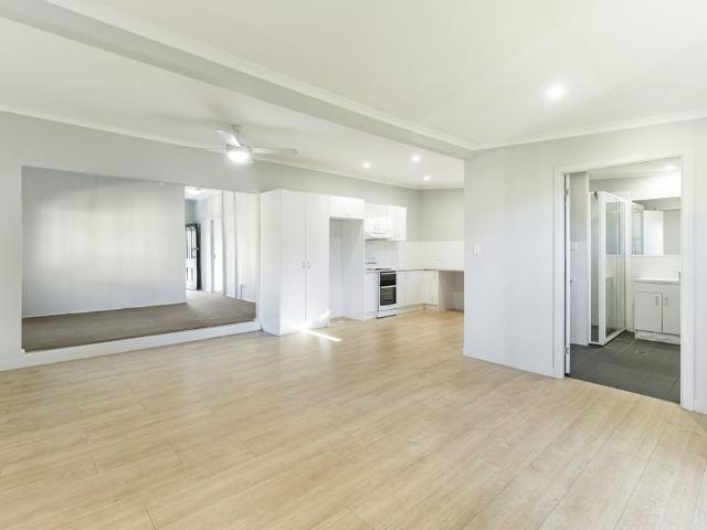 Renovated Cottage In A Great Location!