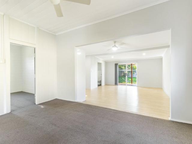 Renovated Cottage In A Great Location!