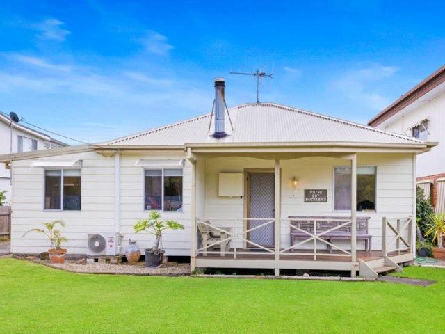 Renovated Cottage in a Walk to Everything Location