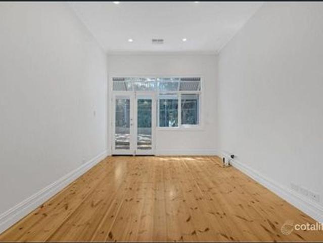Renovated Cottage in Fabulous Location