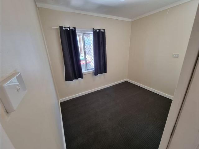 RENOVATED COTTAGE LIVING WALK TO TOWN