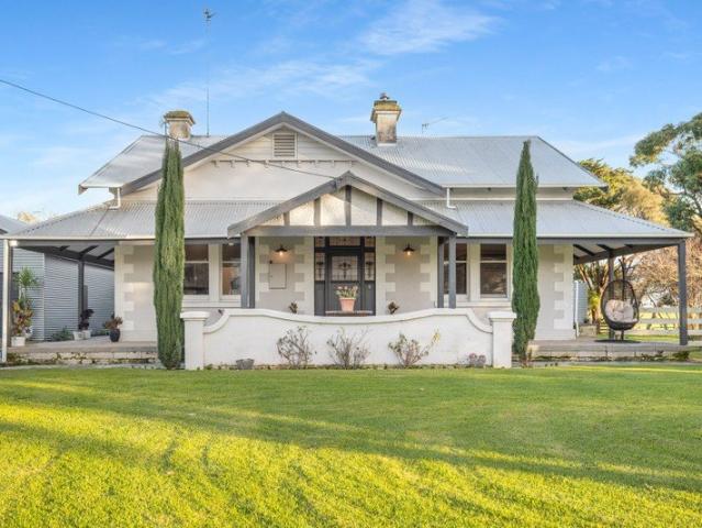 Renovated country retreat with space, character and endless versatility
