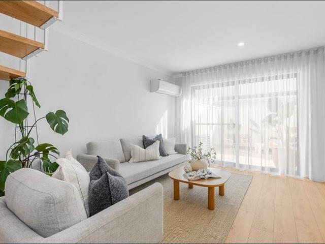 Renovated Coastal Townhouse in Sought After Merewether