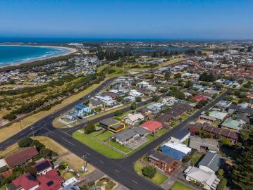 Warrnambool, Woolsthorpe - Balcony, Parking