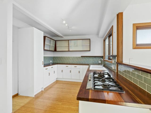 Renovated Coastal Beach House � Walk to the Beach