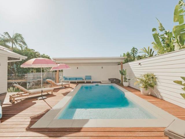 Renovated Coastal Family Entertainer with Poolside Paradise