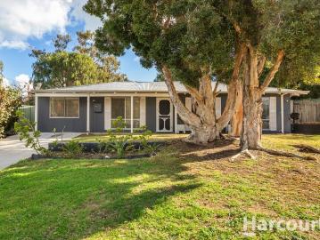 Renovated Coastal Family Home with Powered Shed & Side Access