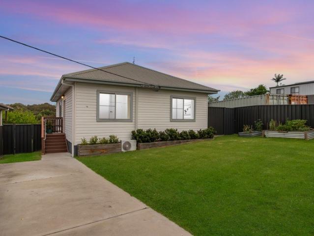 Renovated Coastal Fringe Cottage Offering a Hard to Beat Lifestyle