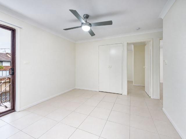 RENOVATED COASTAL LIVING JUST MOMENTS FROM THE BROADWATER