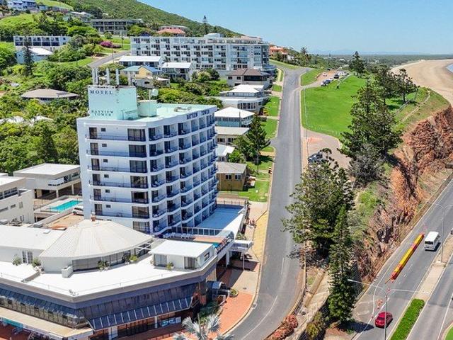 Renovated Coastal Studio unit with Ocean Views!