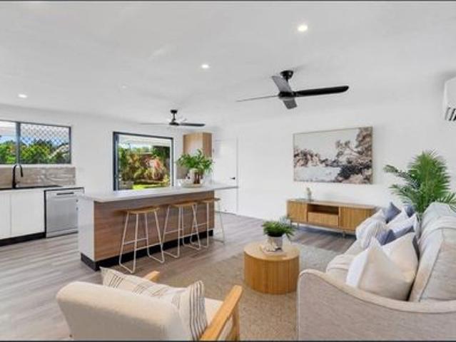 Renovated Comfort with Pool. Walking Distance to the Beach!