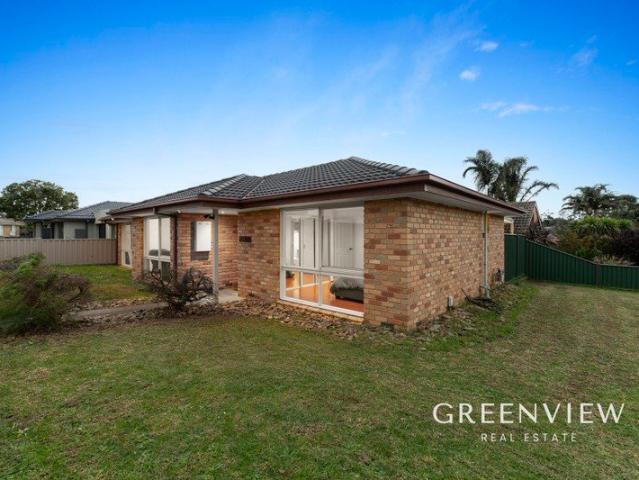 Renovated Comfort in a Convenient Cranbourne North Location