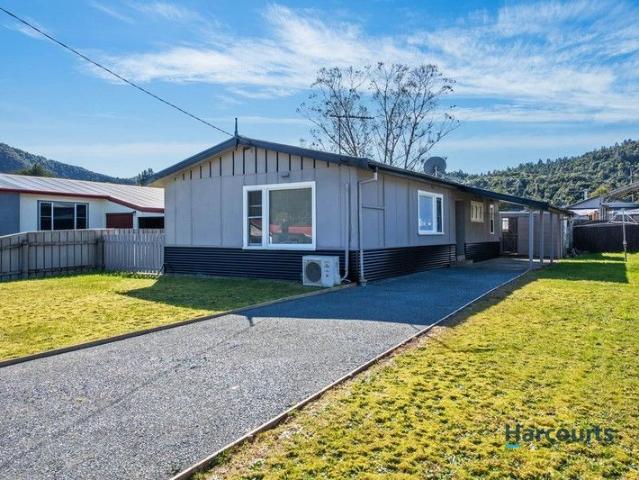 Renovated Comfort Meets West Coast Charm!
