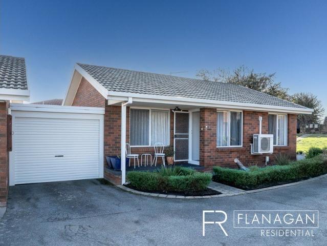 Renovated, Convenient & Low Maintenance Living!