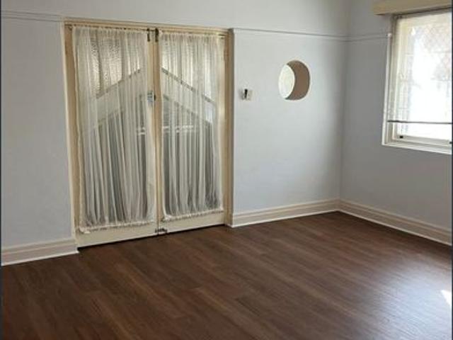 Renovated Central Duplex with Private Courtyard