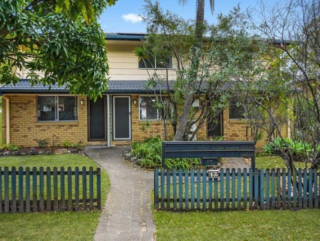 RENOVATED, CENTRAL & SOLAR POWERED WALK TO THE HEART OF NERANG