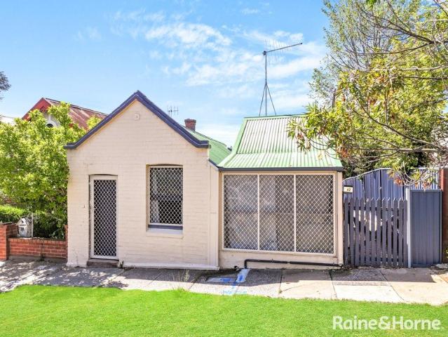RENOVATED CHARM JUST MOMENTS FROM KEPPEL STREET