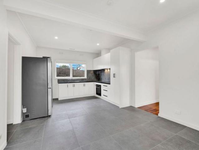 Renovated Charming Rooming House Available Now! ALL UTILITIES INCLUDED + WIFI