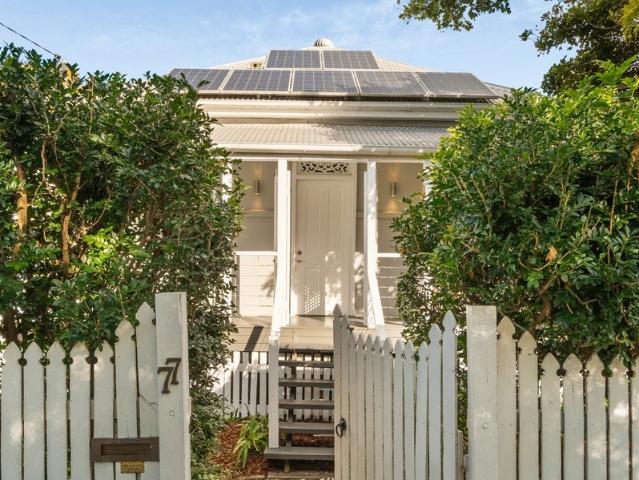 Renovated character cottage in Hamilton's heart
