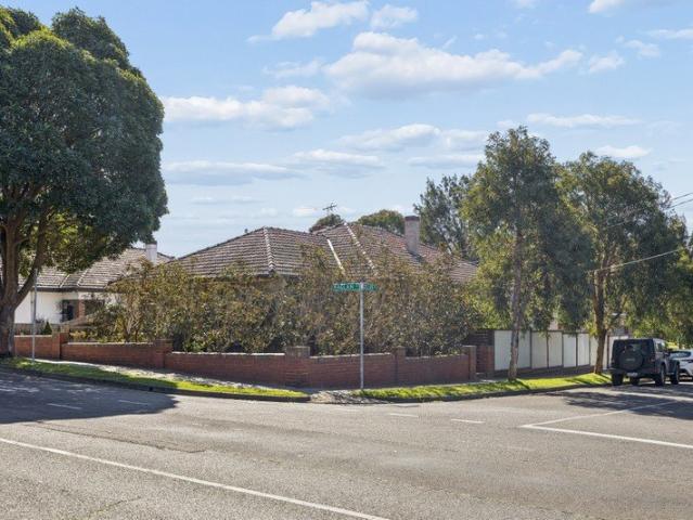 Renovated Character & Parkside Living in Preston