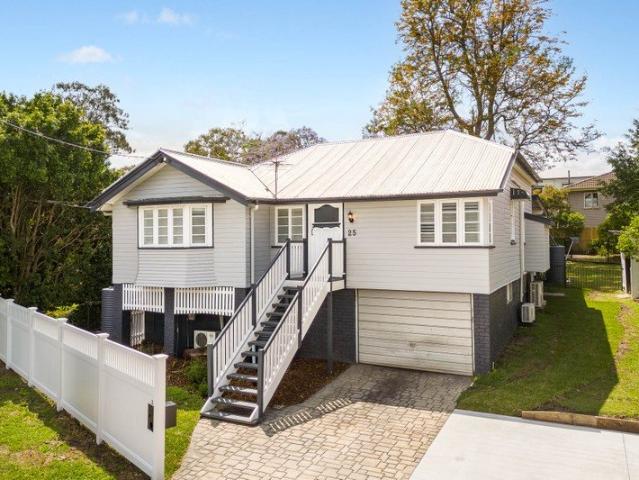Renovated Classic with Impressive Alfresco Living