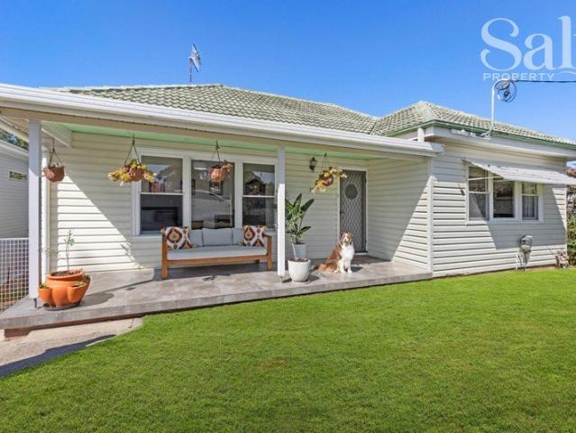 Renovated classic, big backyard, family lifestyle location
