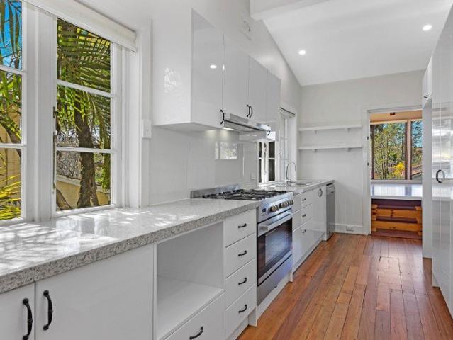 Renovated Classic Bungalow Home Blue Ribbon Locale